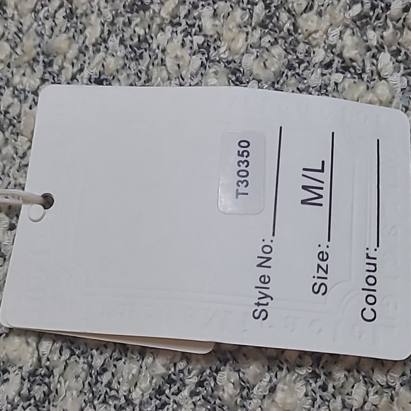 Miracle Cream Blouse with Bateau Neckline and 3/4 Sleeves - Picture 4 of 5